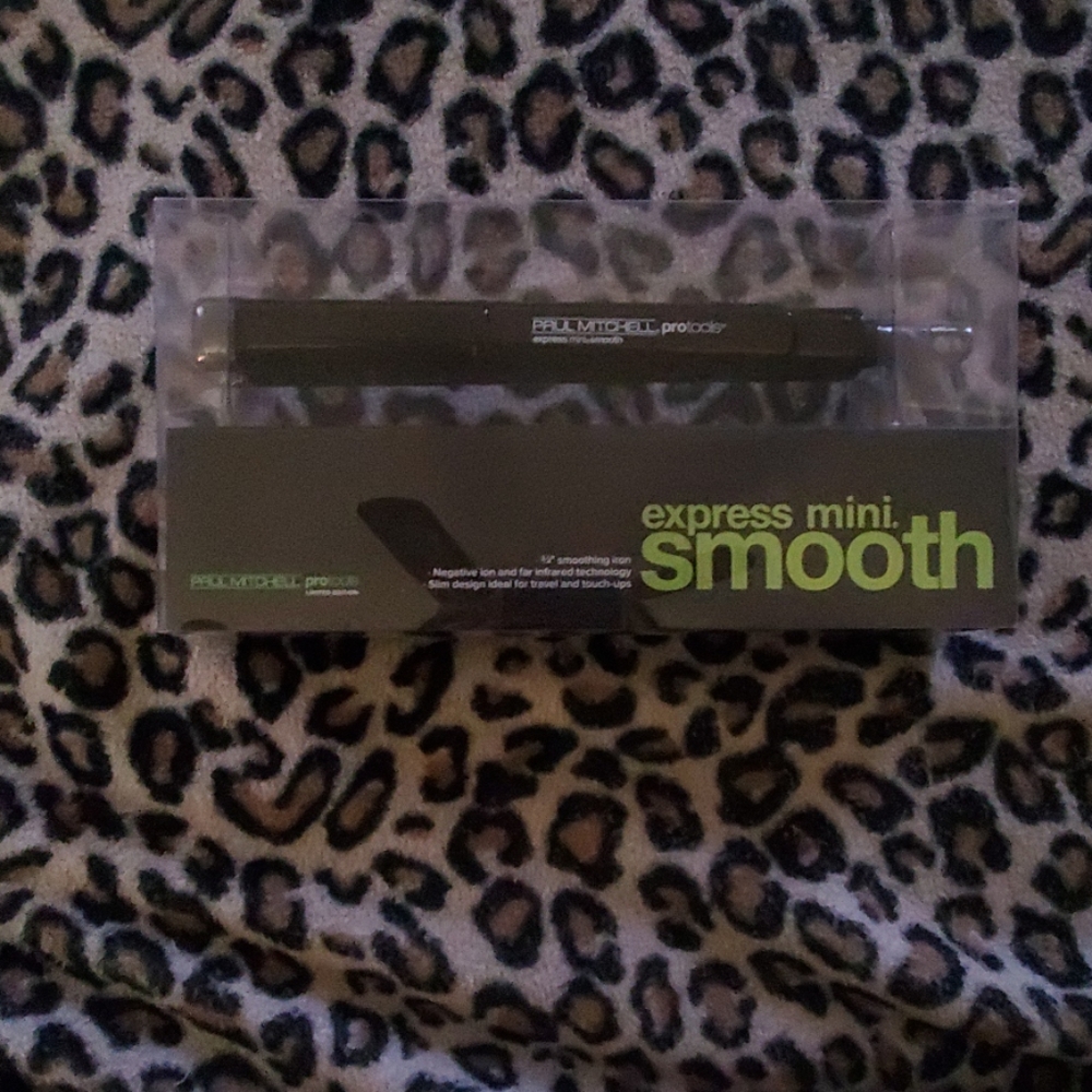 Paul Mitchell mini Express smooth ceramic flatiron